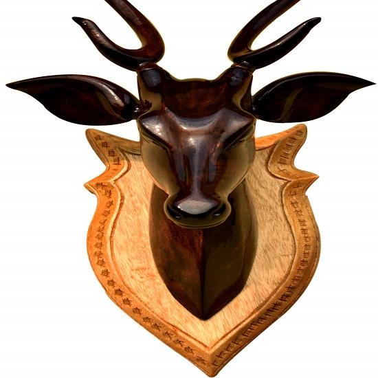 Tête de cerf en bois – Sculpture murale artisanale